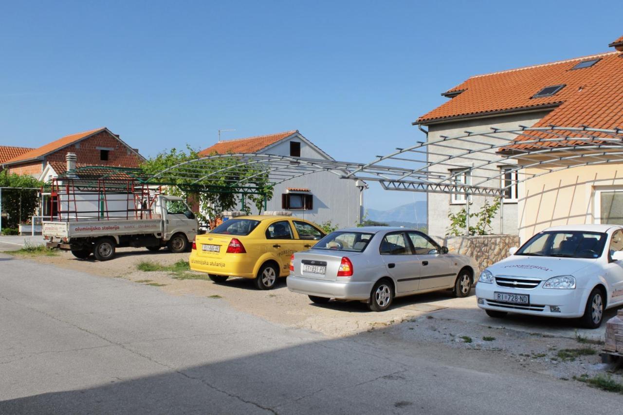 Apartment Njivice 5458D Exterior photo
