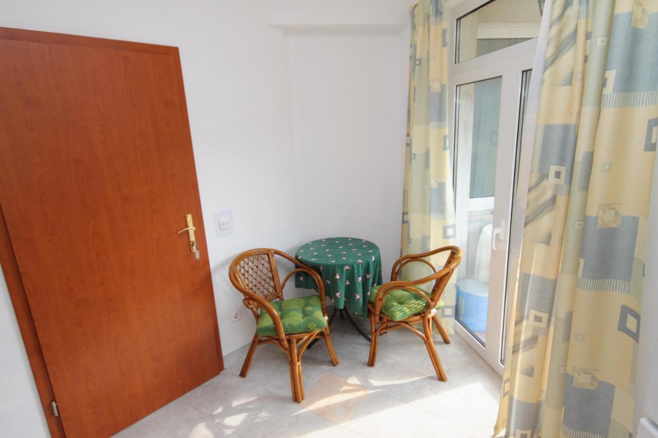 Apartment Njivice 5458D Exterior photo